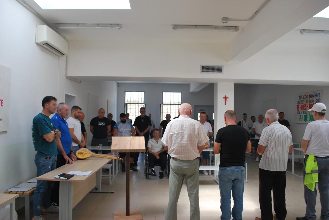 Bent u ondernemer en heeft u het op uw hart om met uw bedrijf het Koninkrijk van God te dienen? Dat is geweldig! Hoe mooi om dit te kunnen doen en zo te zaaien in levens die geestelijke en materiële hulp nodig hebben. Help Stichting Antwoord om het Evangelie in de Albanese gevangenissen te brengen [&hellip;]